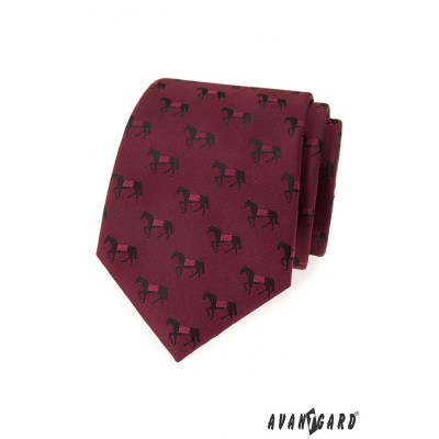 Cravata burgundy, model de cal negru