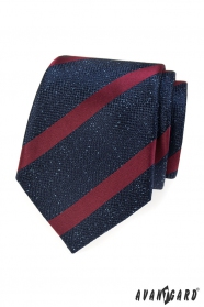 Cravată cu model albastru și dungă visiniu