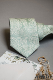 Cravata verde cu ornamente - latime 7 cm