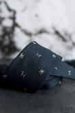 Cravată albastră, câine maro - latime 7 cm