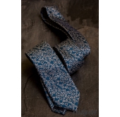 Cravată îngustă albastră cu model floral - latime 6 cm